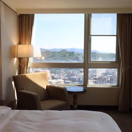 Rhine Inn Keelung Bagian luar foto