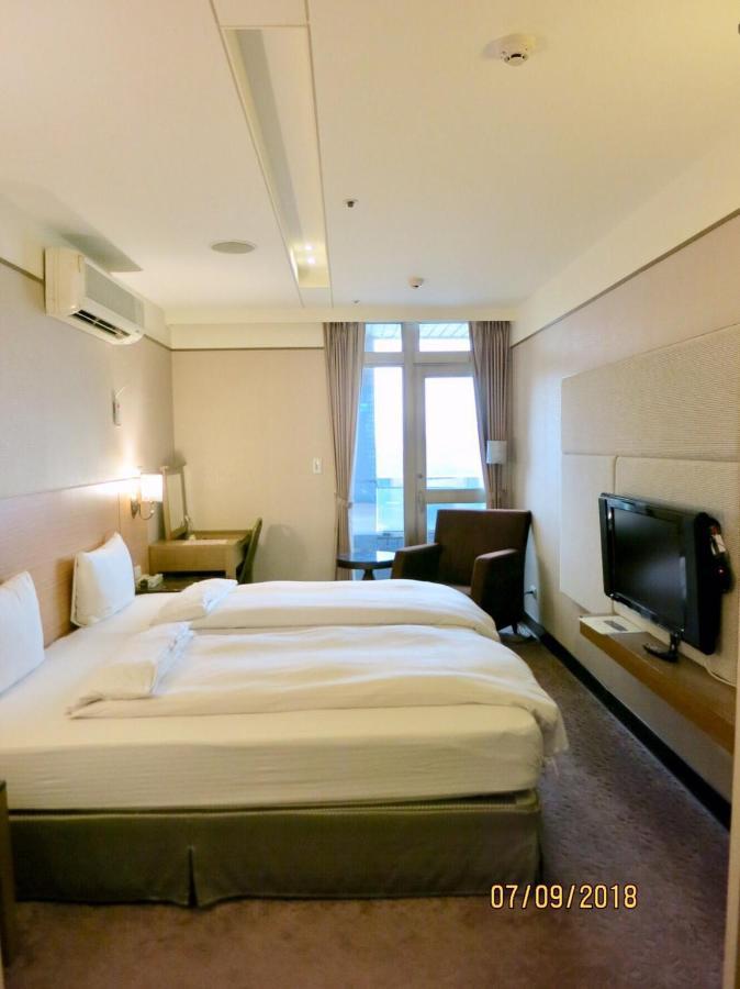 Rhine Inn Keelung Bagian luar foto